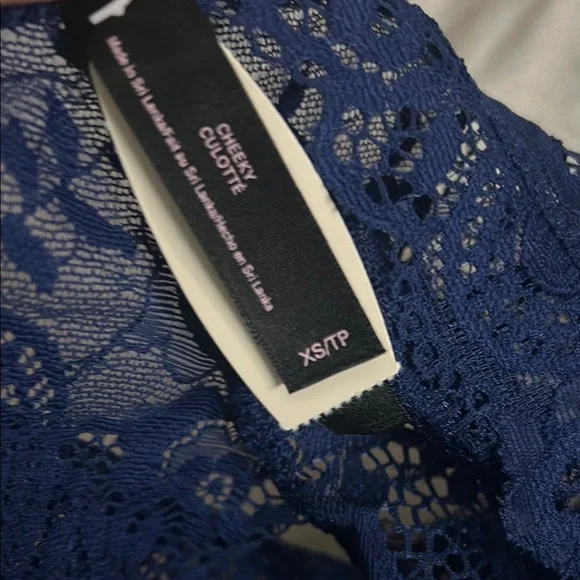 NWT Victoria’s Secret Lace Cheeky Panties - Picture 5 of 8